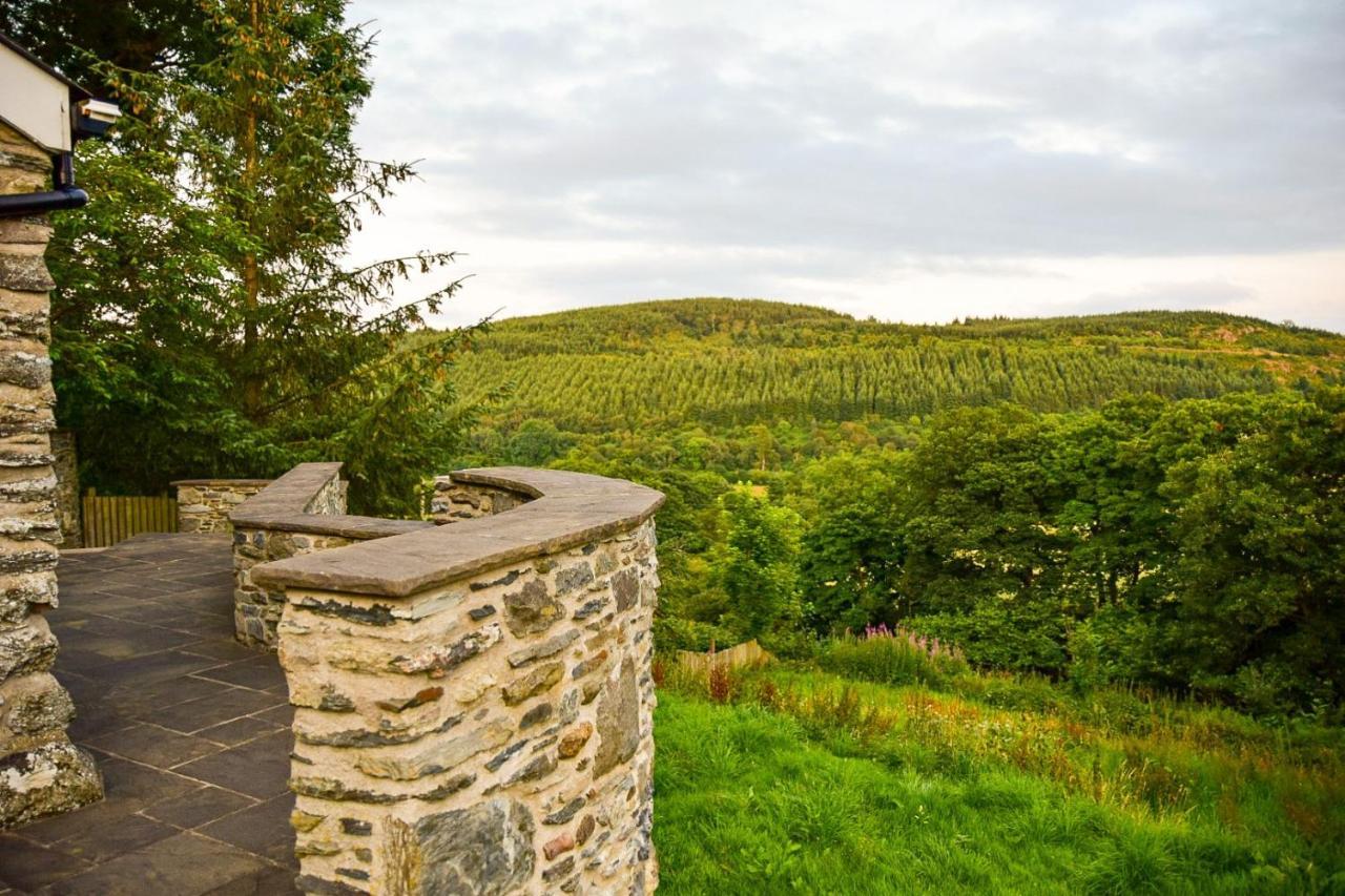 Stunning Barn Conversion With Hot Tub And Alpacas - Ty Cerrig Barn Holiday home Corwen