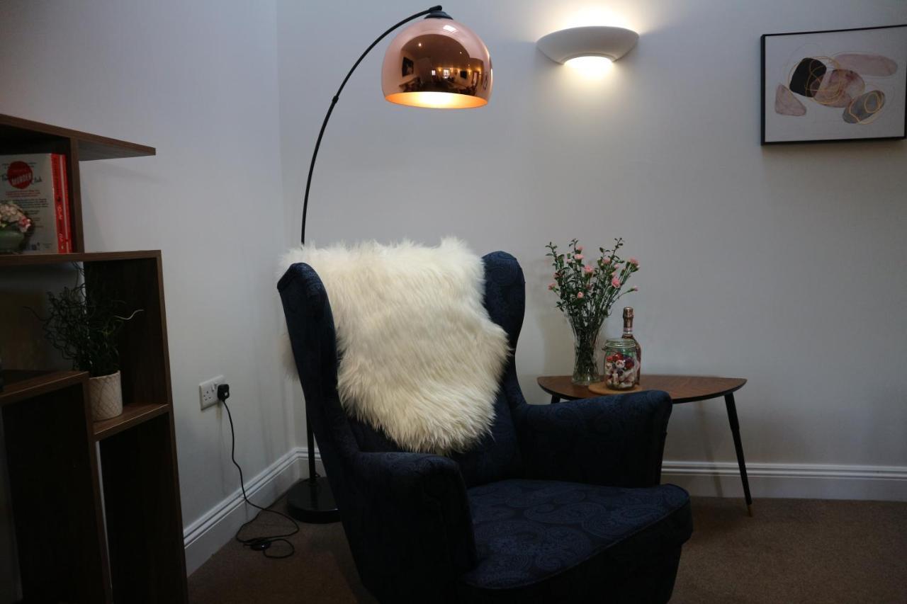 Stunning Barn Conversion With Hot Tub And Alpacas - Ty Cerrig Barn *