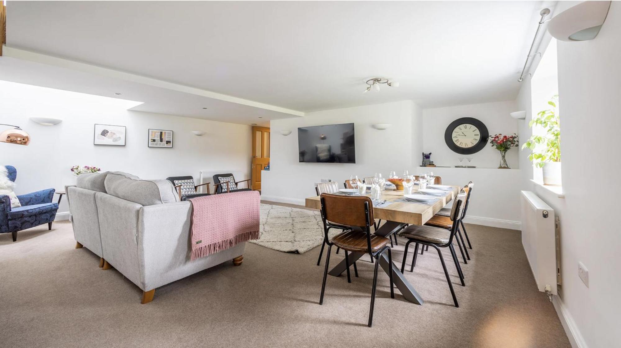 Stunning Barn Conversion With Hot Tub And Alpacas - Ty Cerrig Barn Corwen