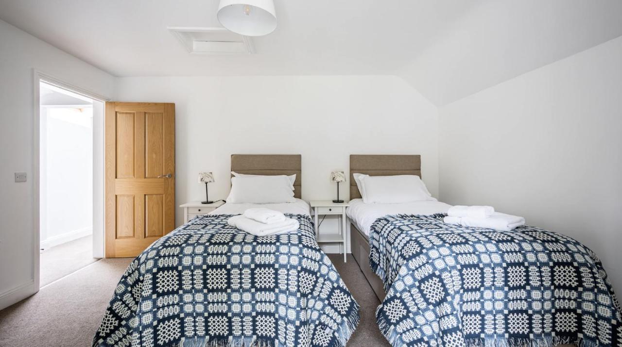 Holiday home Stunning Barn Conversion With Hot Tub And Alpacas - Ty Cerrig Barn