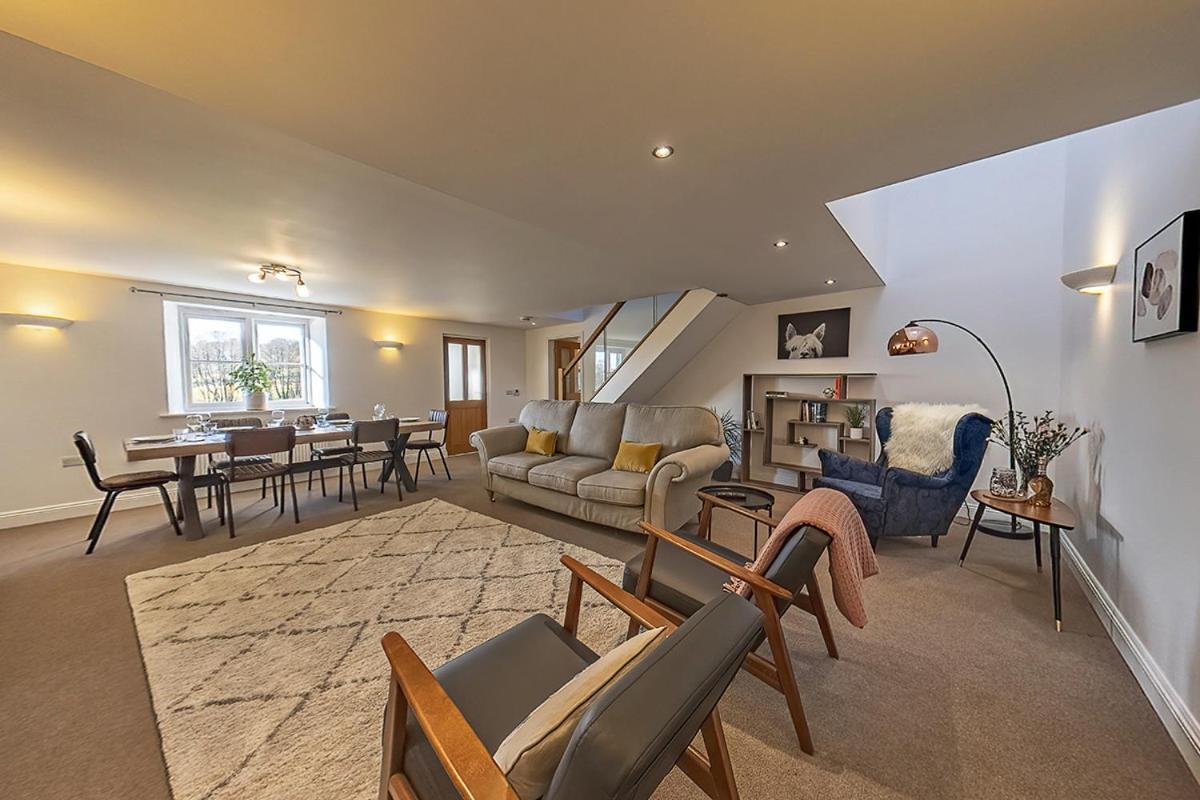 Stunning Barn Conversion With Hot Tub And Alpacas - Ty Cerrig Barn *