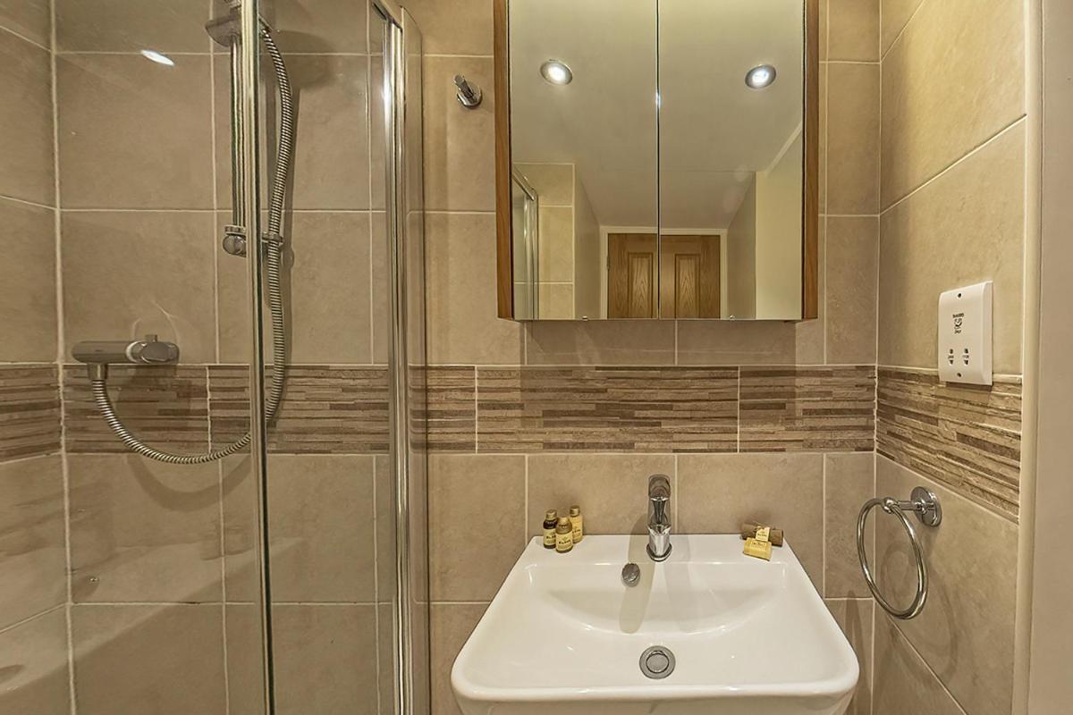 Stunning Barn Conversion With Hot Tub And Alpacas - Ty Cerrig Barn *