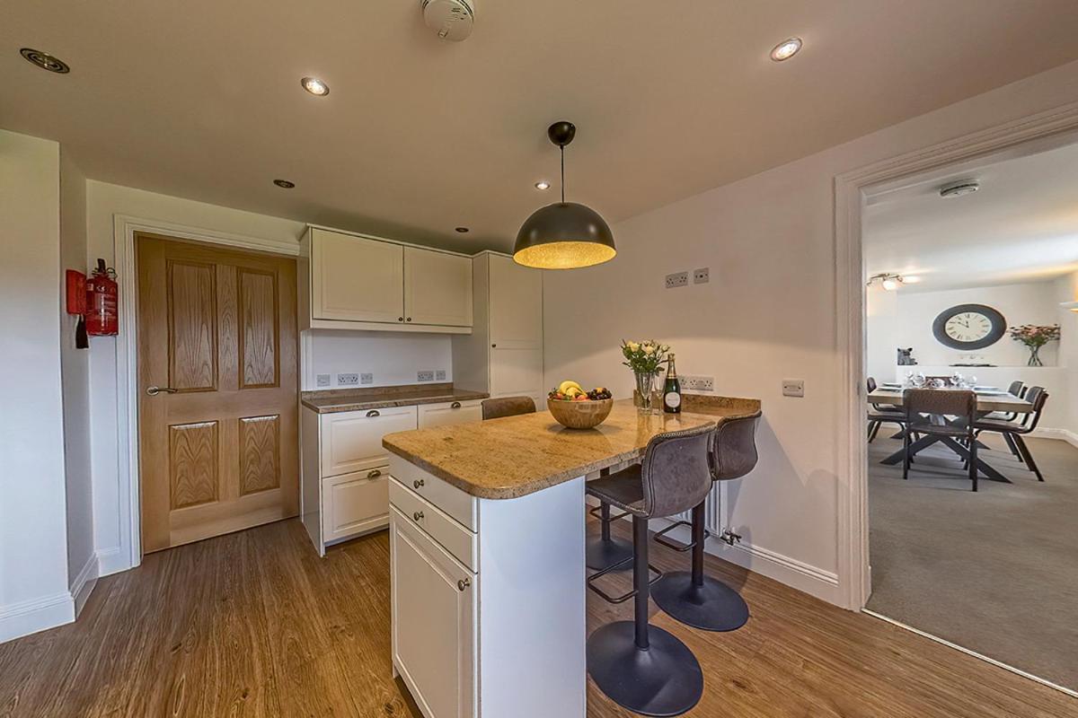Holiday home Stunning Barn Conversion With Hot Tub And Alpacas - Ty Cerrig Barn
