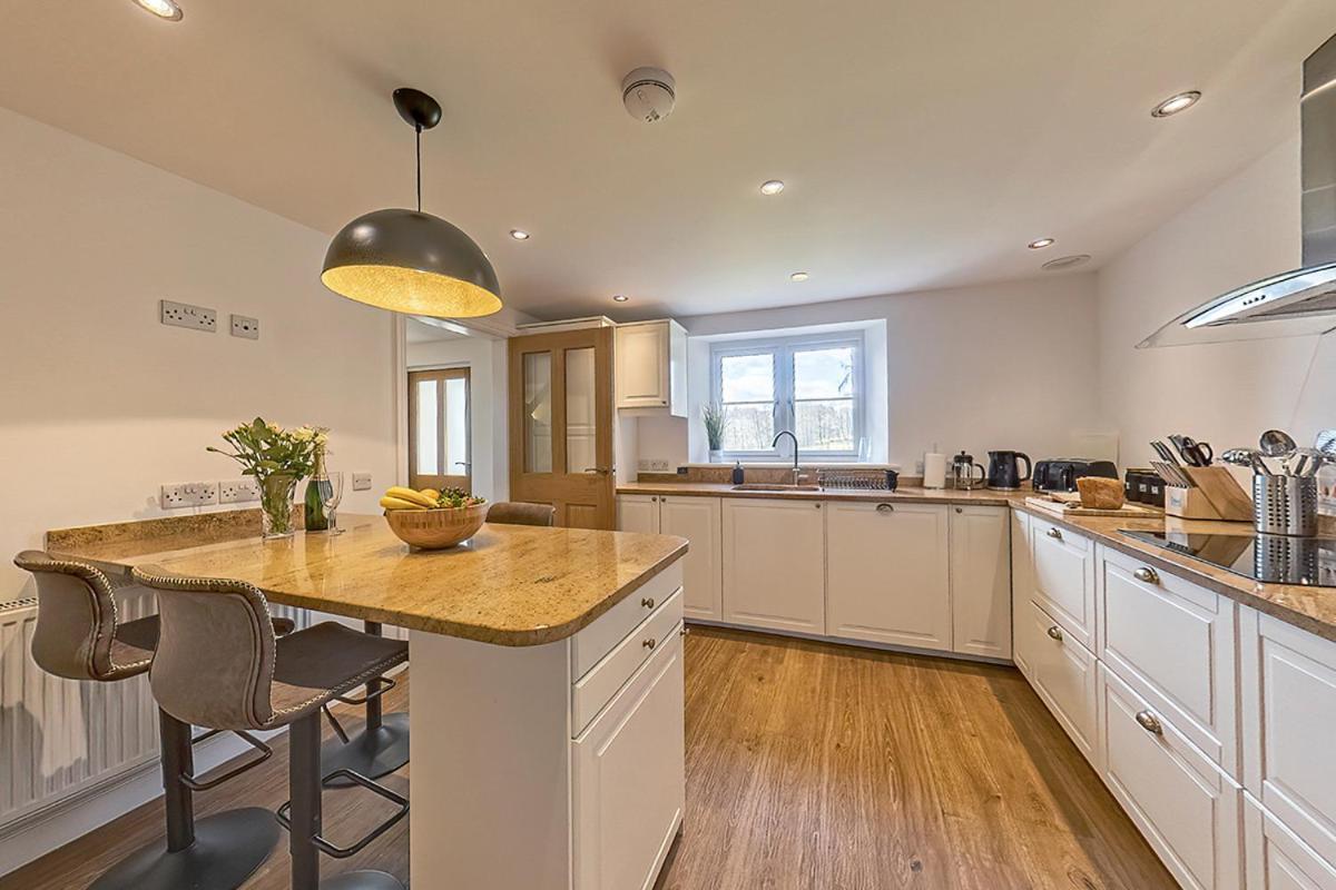 Stunning Barn Conversion With Hot Tub And Alpacas - Ty Cerrig Barn *